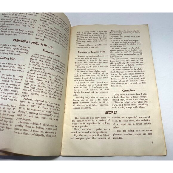 1971 USDA Consumer Guide Nuts in Family Meals Vtg Recipe Booklet Bulletin 176 - Picture 6 of 9